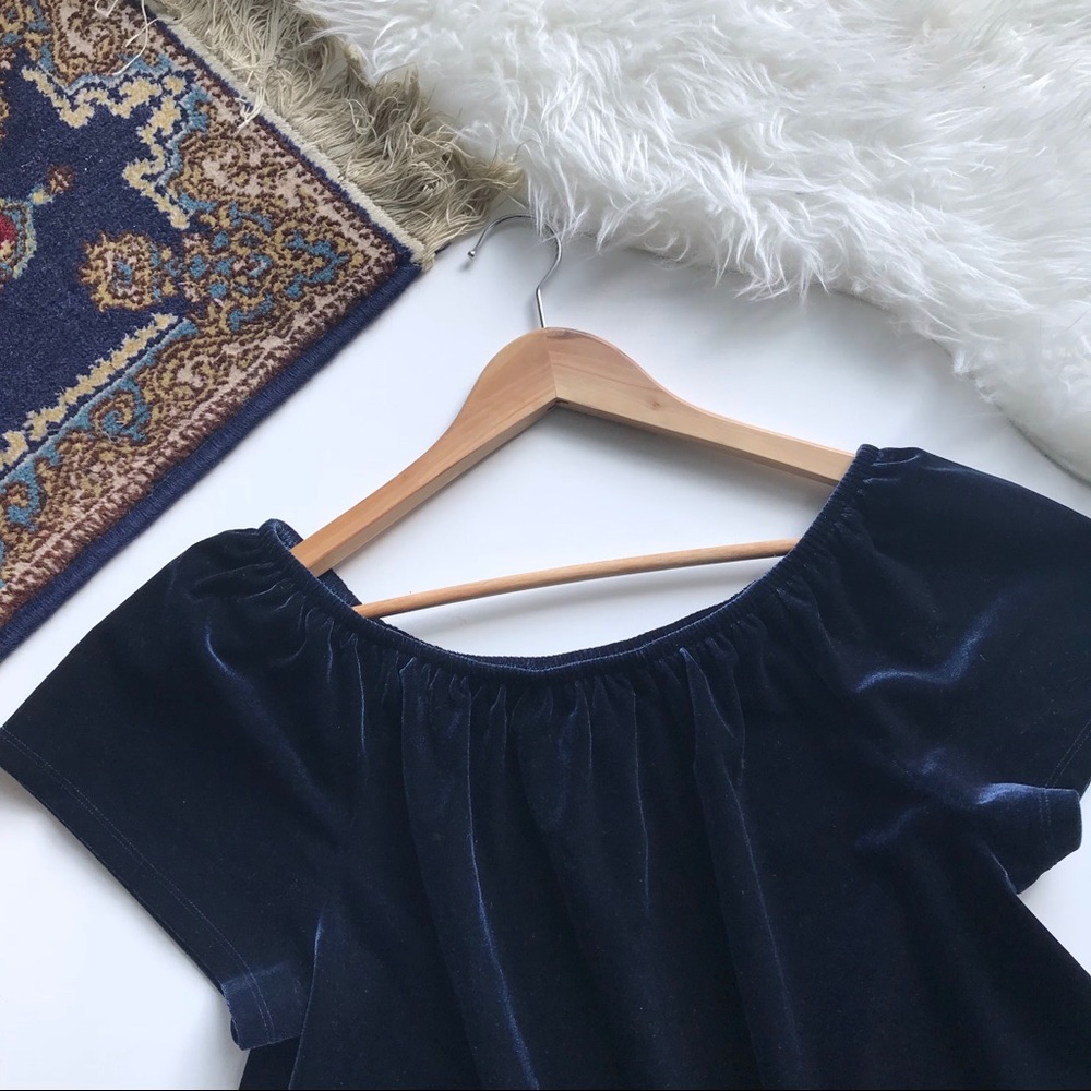 GAP • Velvet off the shoulder top - Picture 2 of 6